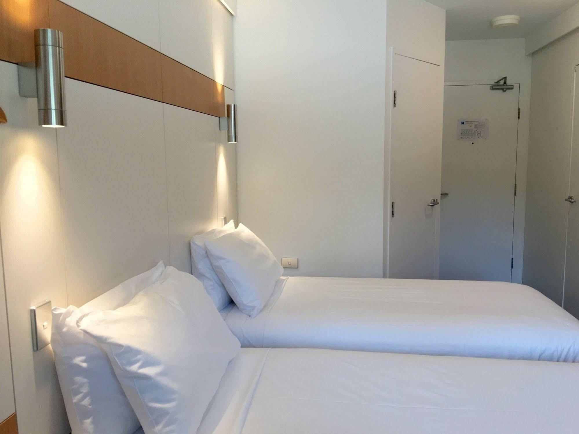 ไอบิส บัดเจ็ต กอสฟอร์ด Hotel กอสเฟิร์ด ภายนอก รูปภาพ